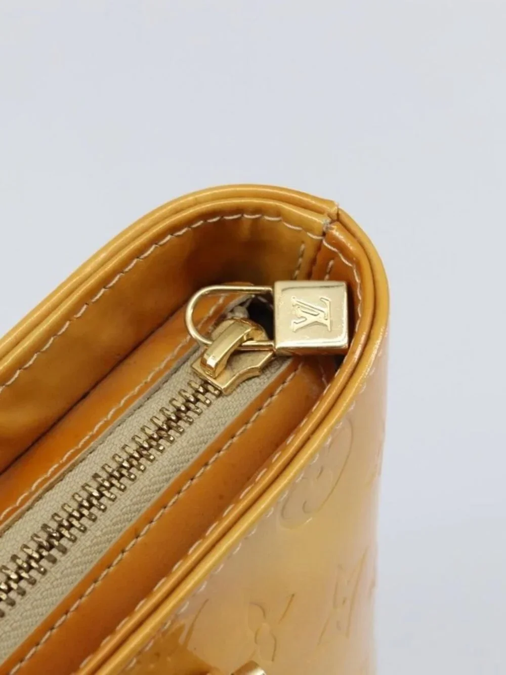 LOUIS VUITTON Monogram Vernis Houston Hand Bag Beige M91004 LV Auth 158012 - Picture 10 of 16